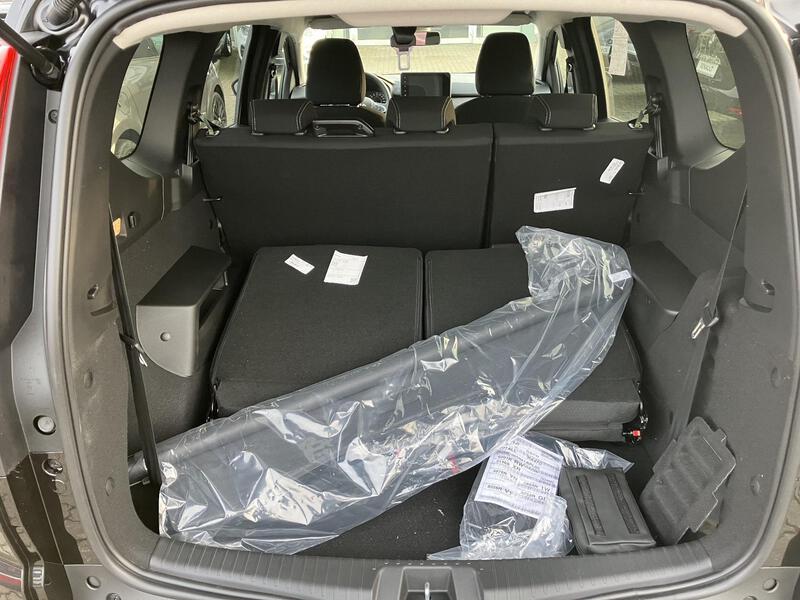 Fahrzeugabbildung Jogger Expression TCe 110 7-Sitzer Bild 5 von 10