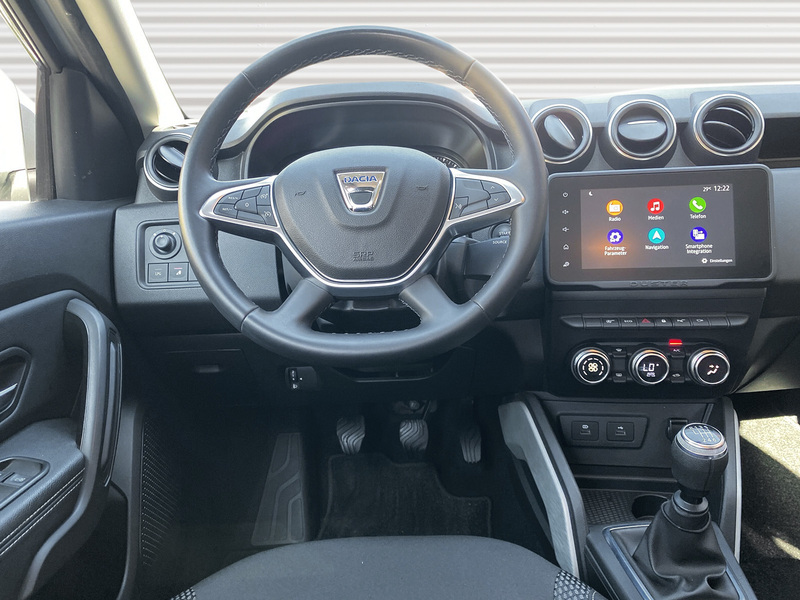 Fahrzeugabbildung Duster Navi 360° Bild 8 von 20