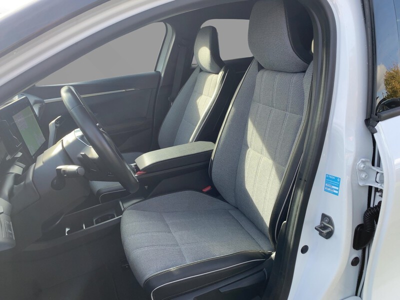 Fahrzeugabbildung Megane E-TECH 100% elektrisch Techno Bild 7 von 21