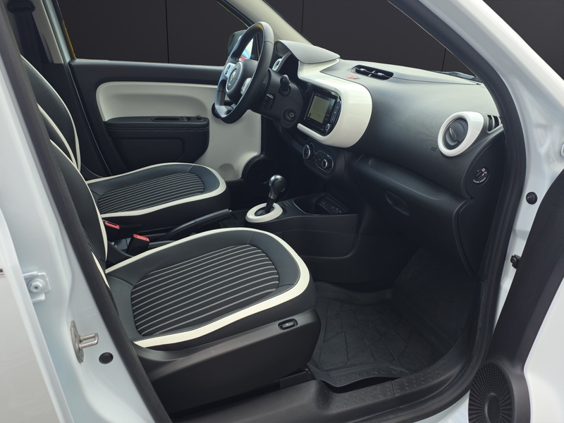 Fahrzeugabbildung Twingo Navi Rückfahrkamera Sitzheizung Bild 6 von 15