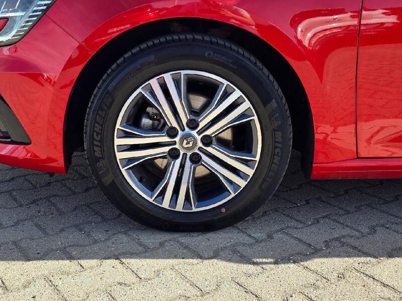 Fahrzeugabbildung Megane IV INTENS TCe 140 Bild 18 von 20