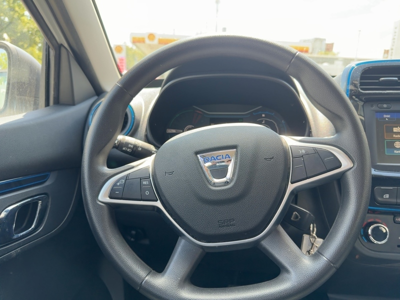 Fahrzeugabbildung Spring Business Automatik Klima*Navi*Rückfahrcam Bild 10 von 19