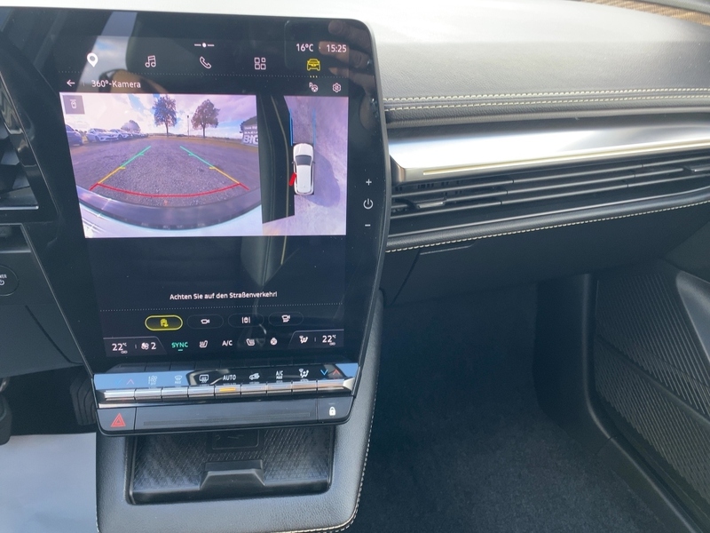 Fahrzeugabbildung Megane E-TECH Iconic 100% elektrisch 218PS Bild 11 von 19