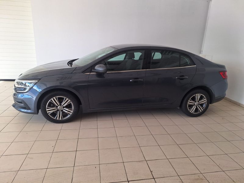 RENAULT Megane 2022 — imagine 3