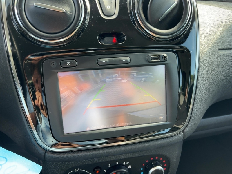 Fahrzeugabbildung Lodgy Stepway SCe 100 7-Sitzer Bild 13 von 15
