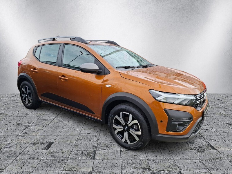 Fahrzeugabbildung Sandero III 1.0 TCe 90 Stepway Expression CVT Bild 2 von 14