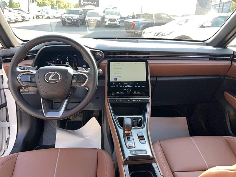 Lexus LBX