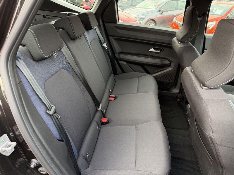Fahrzeugabbildung Bigster Expression HYBRID 155 Bild 12 von 20