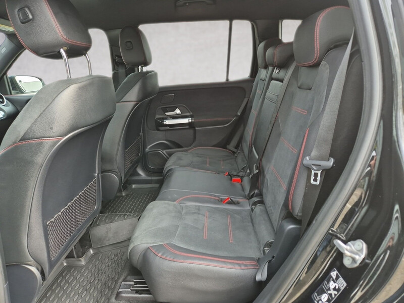 Mercedes-Benz GLB 220