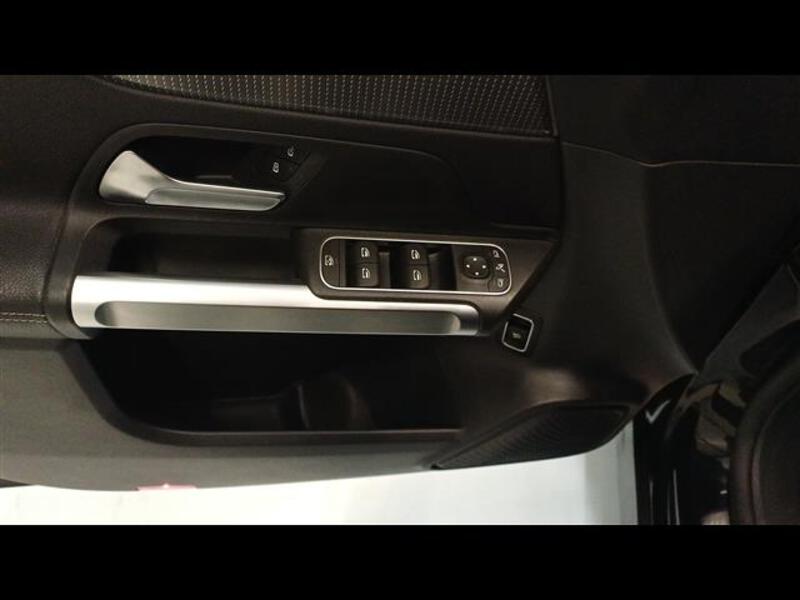 Mercedes GLB