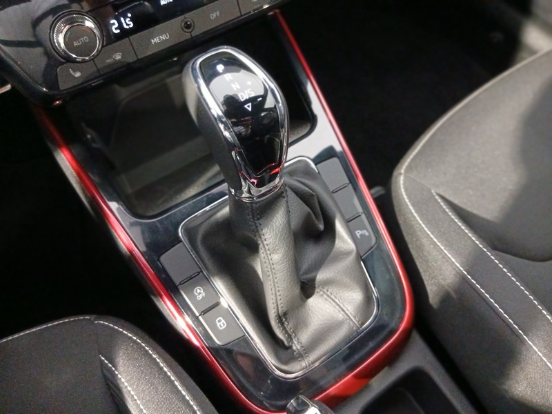 Fahrzeugabbildung Fabia 1.0 TSI Monte Carlo OPF Bild 35 von 47