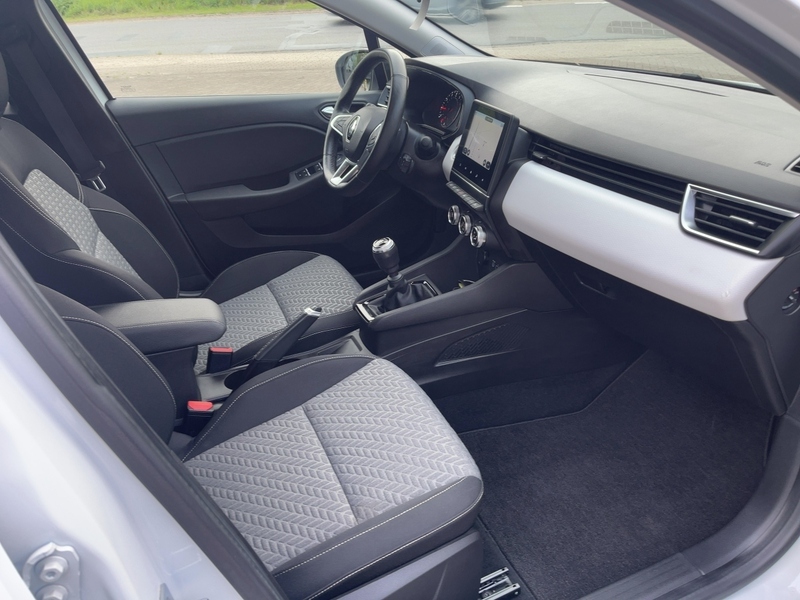 Fahrzeugabbildung Clio V 1.0 TCe 90 Evolution Bild 11 von 15