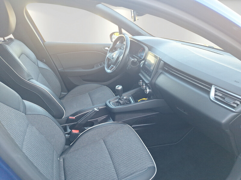 Fahrzeugabbildung Clio INTENS TCe 90 Bild 15 von 17