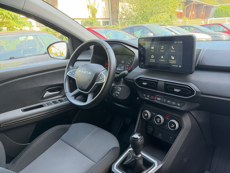 Fahrzeugabbildung Jogger Navi PDC Bild 18 von 20