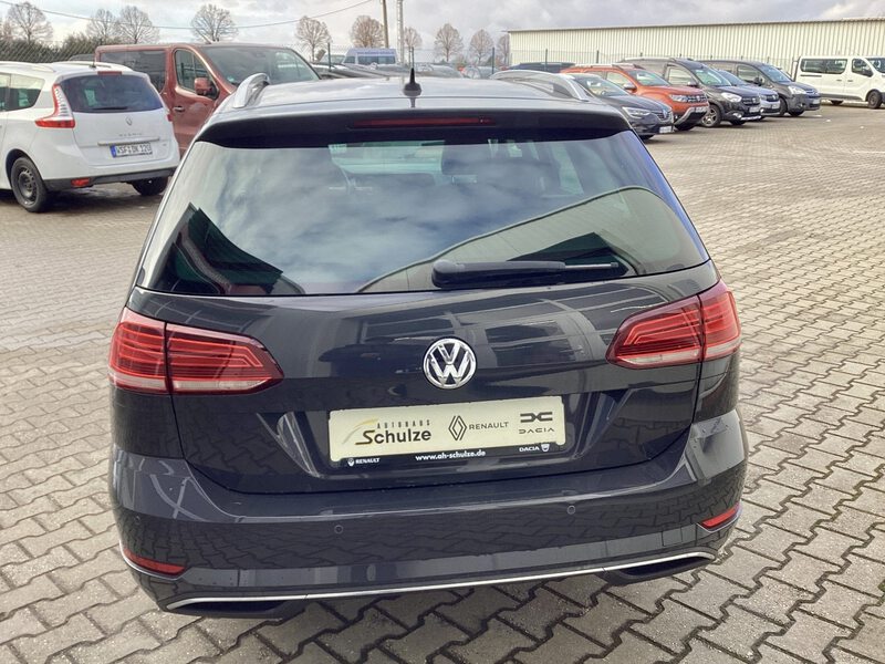 Fahrzeugabbildung Golf VII Variant 1.0 TSI MBT/Start-Stopp Bild 4 von 9