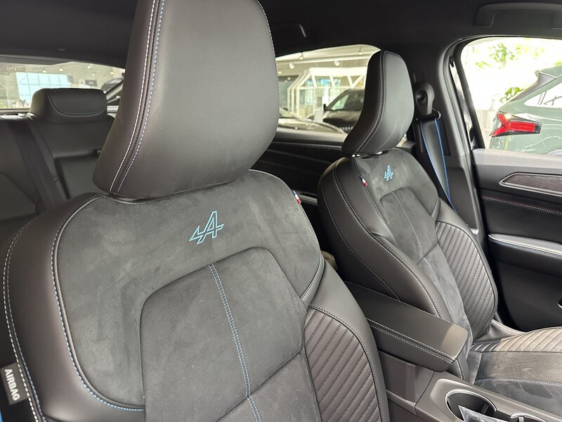 Fahrzeugabbildung Arkana Esprit Alpine 160 PS EDC Mild Hybrid Bild 12 von 50