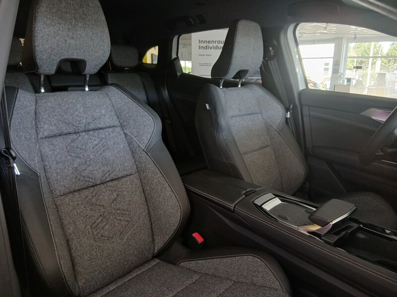 Fahrzeugabbildung Austral Techno Mild Hybrid 160 Automatik Bild 12 von 48
