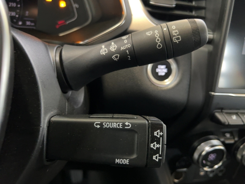 Fahrzeugabbildung Captur Apple CarPlay SHZ PDC KLIMA Bild 19 von 23