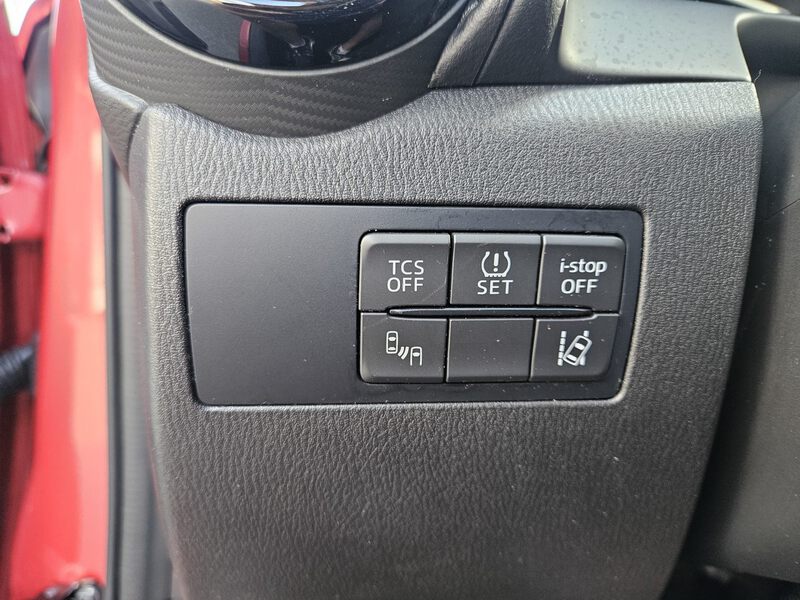Fahrzeugabbildung CX-3 ABS Fahrerairbag ZV Bild 18 von 23