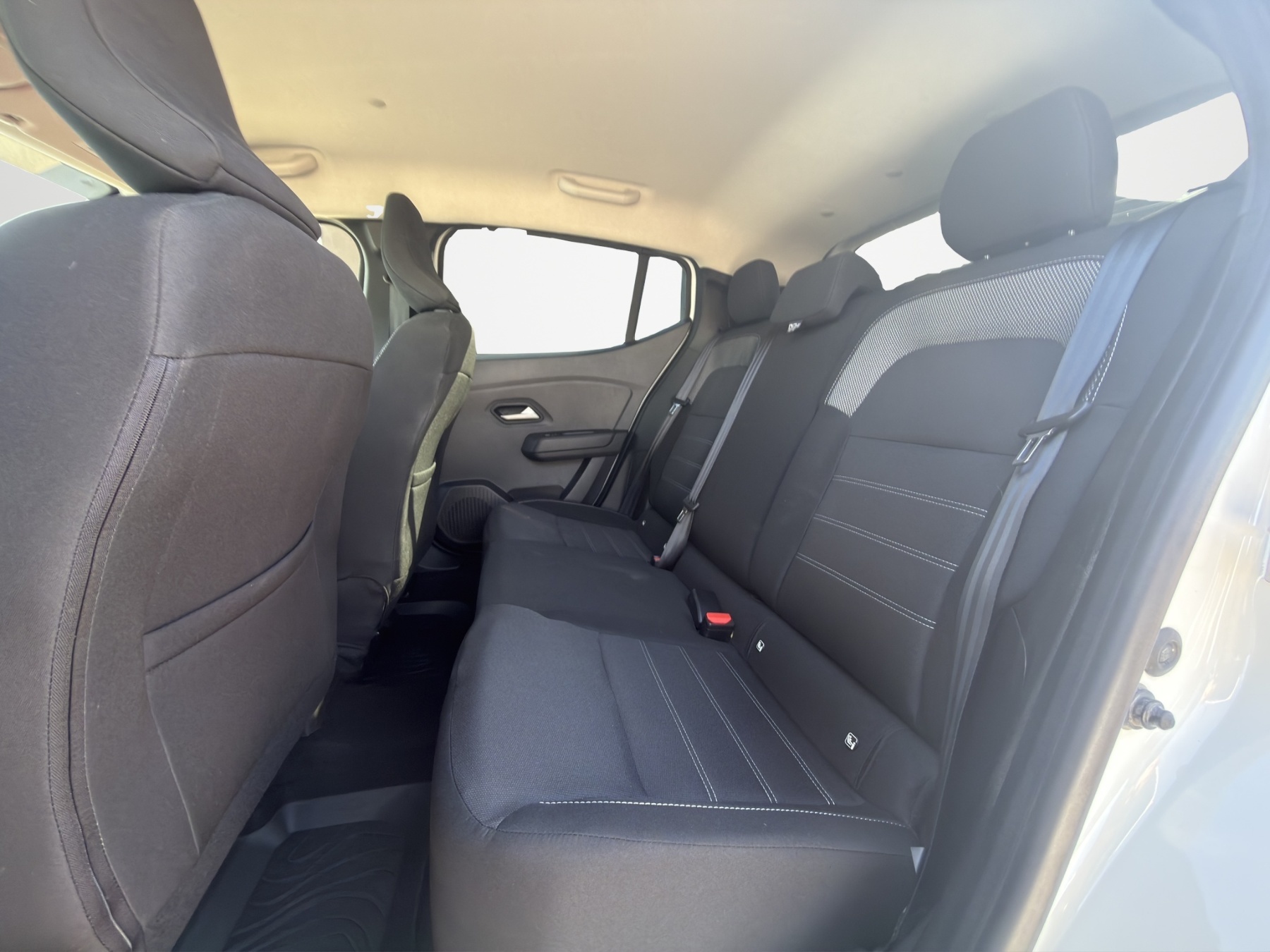 Dacia Sandero – Bild 13