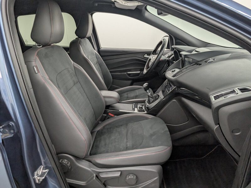 Fahrzeugabbildung Kuga 1.5 EcoBoost ST-Line Sony Keyfree Bild 13 von 44