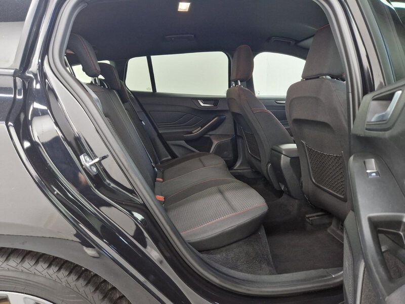 Fahrzeugabbildung Focus 1.0 EcoBoost ST-Line Turnier SYNC4 Bild 10 von 25