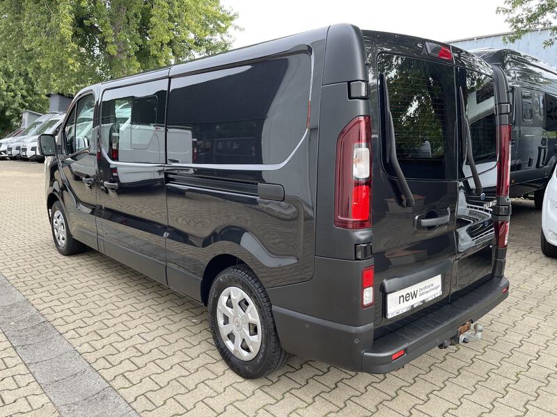 Fahrzeugabbildung Trafic DoKa L2H1 Komfort 3,0t Blue dCi 150 PS Bild 24 von 43