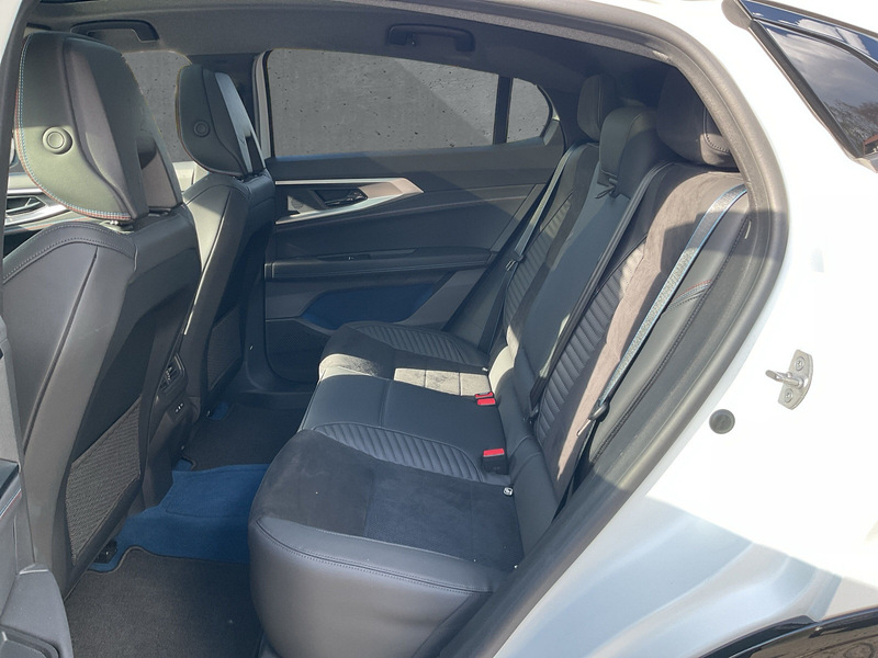 Fahrzeugabbildung Rafale Atelier Alpine E-Tech Plug-in Hybrid 300 Bild 11 von 14
