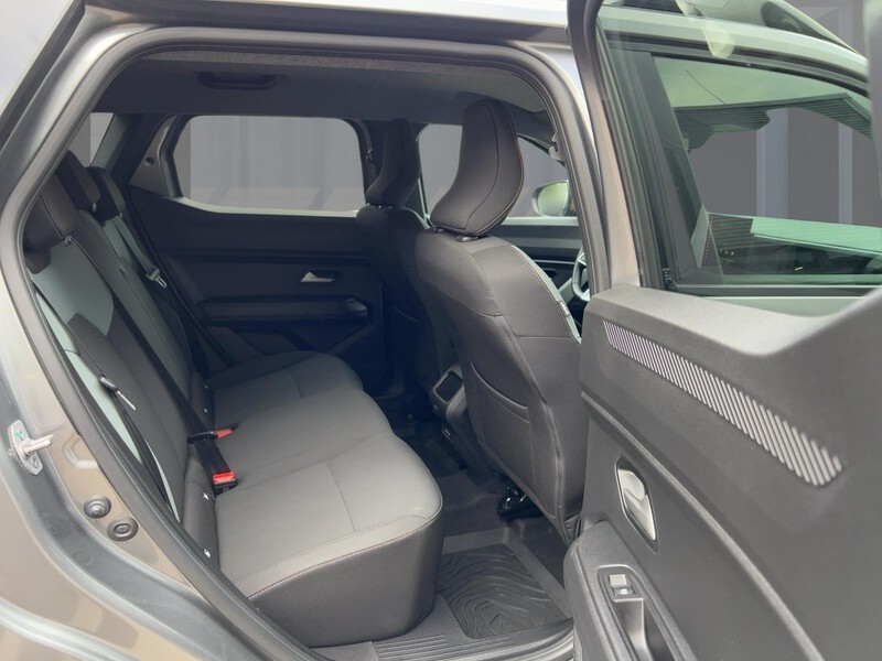 Fahrzeugabbildung Duster 1.6 E-TECH 140 Extreme  Bild 9 von 30
