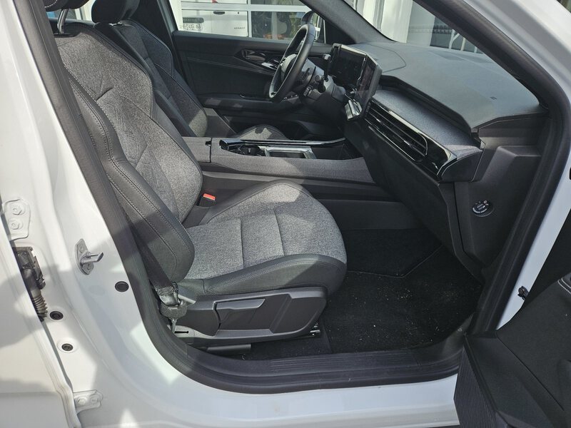 Fahrzeugabbildung Austral Evolution Mild Hybrid 150 Automatik Bild 13 von 28