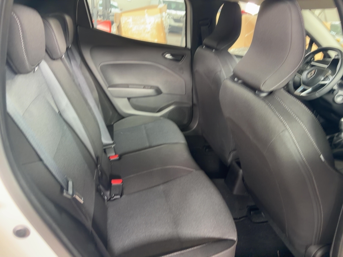Renault Clio – Bild 8