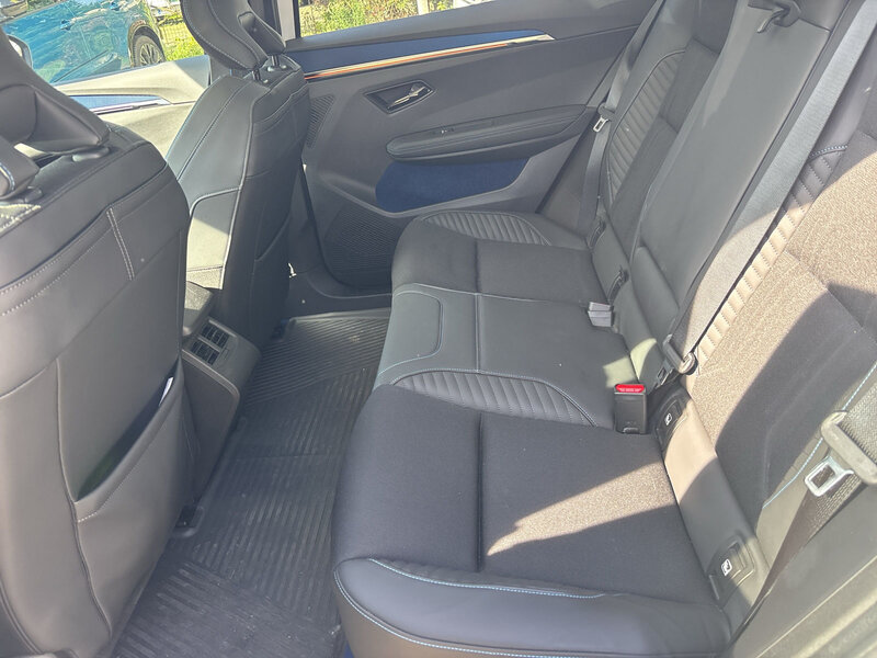 Fahrzeugabbildung Scenic E-TECH 100% ele Esprit Alpine 220 Long Range Bild 8 von 10