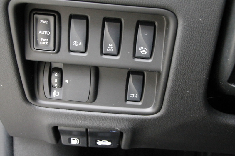 Fahrzeugabbildung Koleos INITIALE PARIS BLUE dCi 185 4WD X-tronic Bild 17 von 30