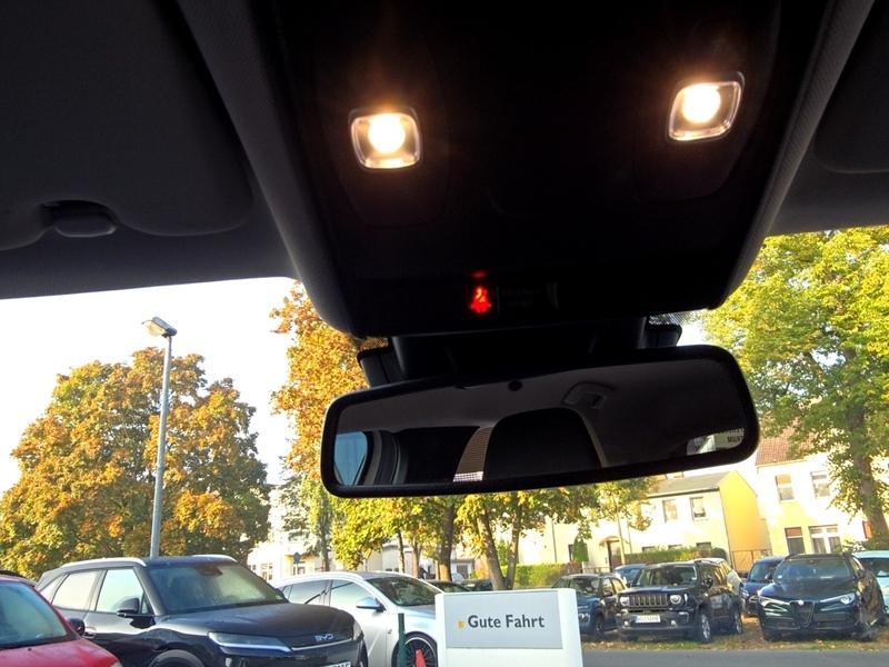 Fahrzeugabbildung Captur EDITION ONE E-TECH PLUG-IN 160 Bild 17 von 20
