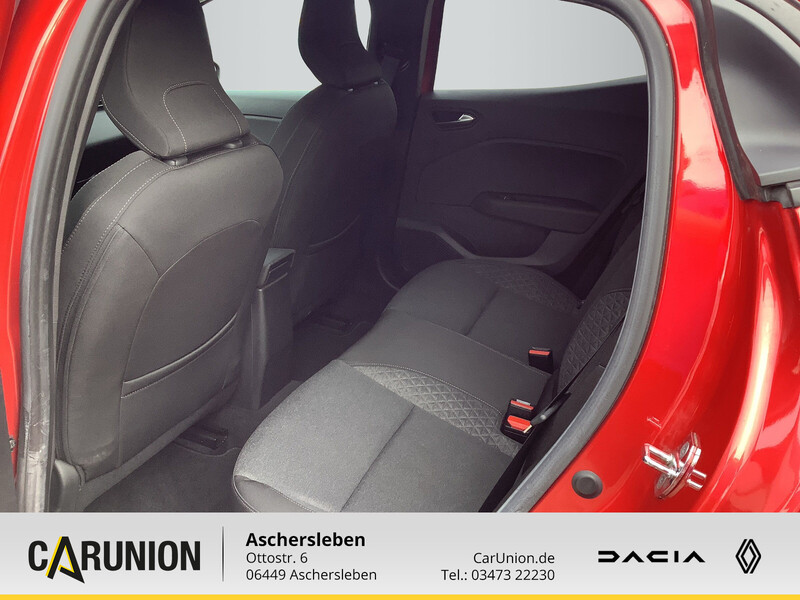 Fahrzeugabbildung Clio Klimaautomatik + Navi Bild 8 von 13