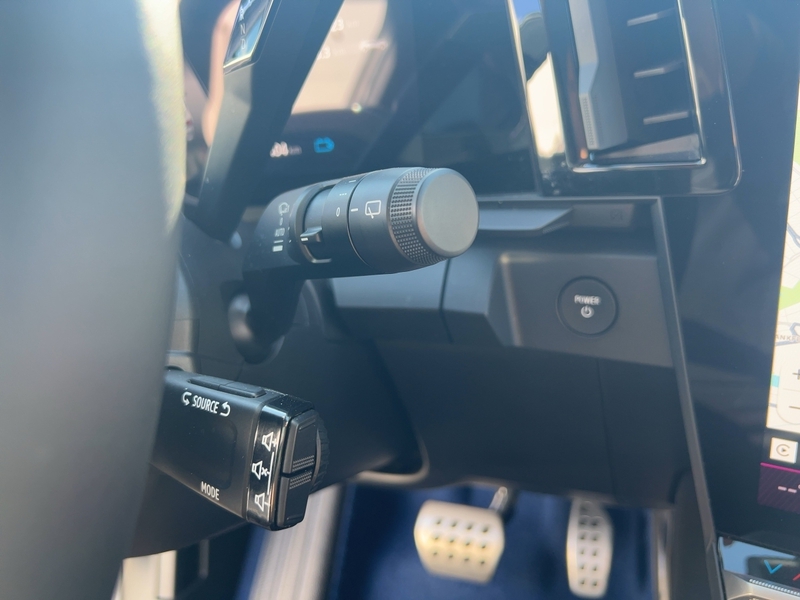 Fahrzeugabbildung Scenic E-TECH Esprit Alpine 220 Long Range Bild 16 von 24
