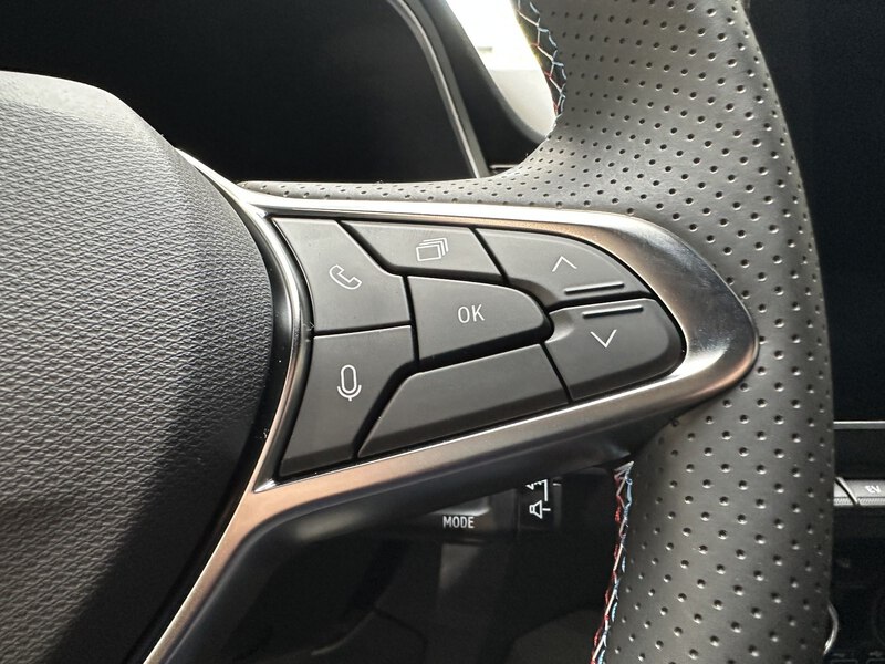 Fahrzeugabbildung Arkana Esprit Alpine E-Tech Full Hybrid 145PS Bild 41 von 50