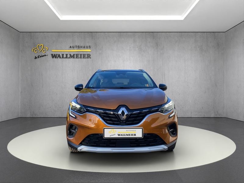 Fahrzeugabbildung Captur Intens Pugin Hybrid AHK Bild 2 von 15
