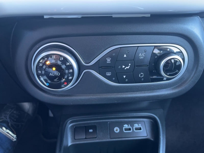 Fahrzeugabbildung Twingo E-TECH 100% el.  E-Tech 100% elektrisch Bild 15 von 16