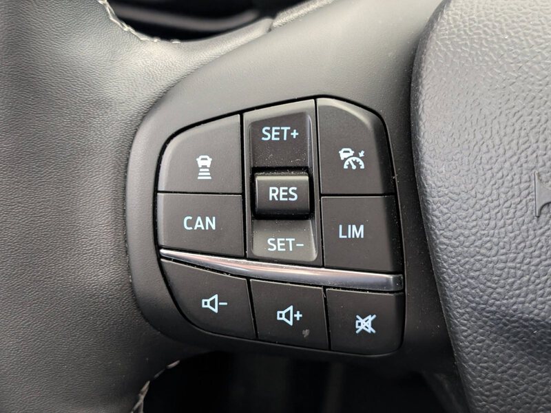 Fahrzeugabbildung Puma 1.0 EcoBoost MHEV Titanium X Massage B&O Bild 39 von 49
