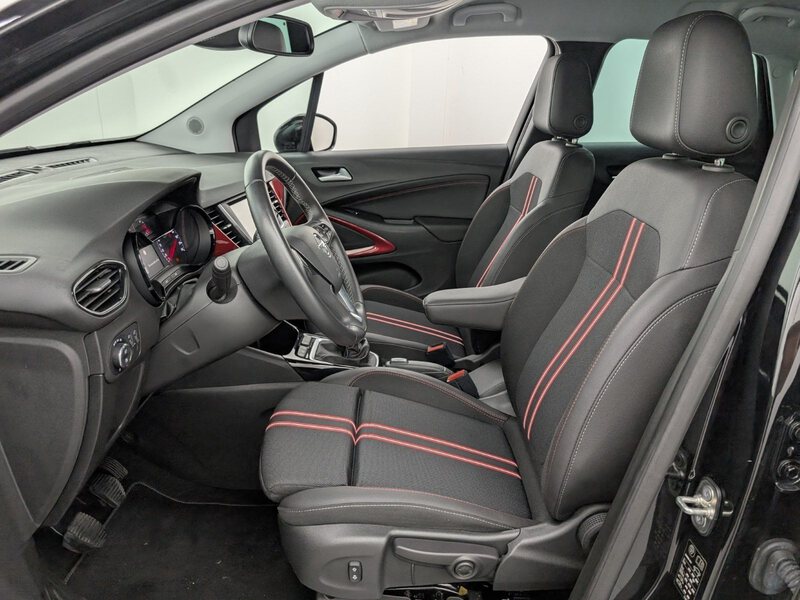 Fahrzeugabbildung Crossland 1.2 GS Line Kamera LED CarPlay Bild 8 von 37