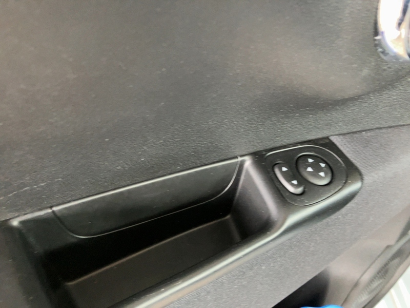 Fahrzeugabbildung 500 1.0 70PS Klima DAB+ Carplay Alufelgen Bild 13 von 20