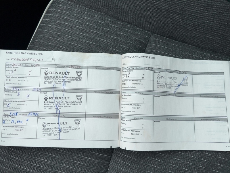 Fahrzeugabbildung Clio INTENS E-TECH 140 Bild 15 von 16