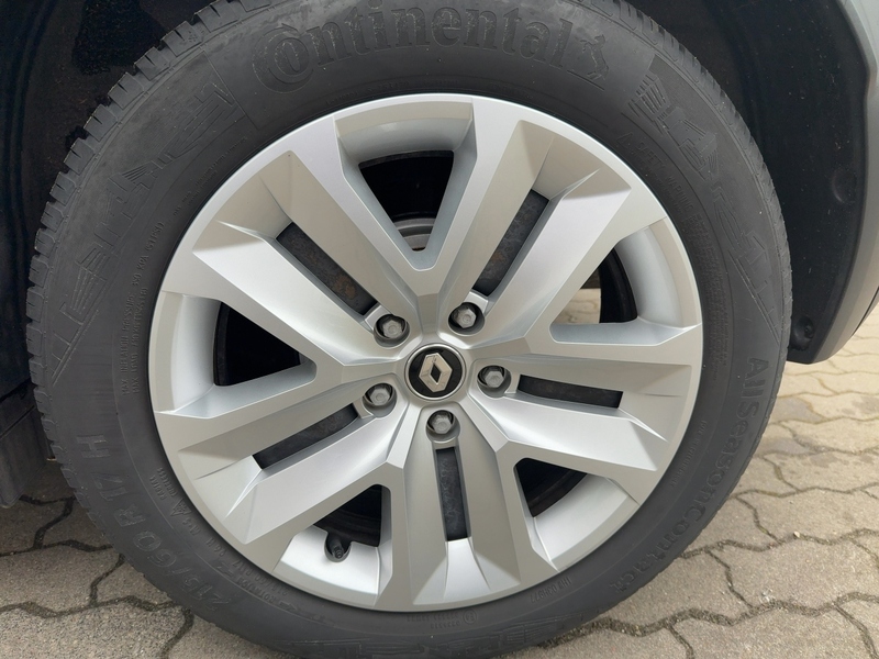 Fahrzeugabbildung Captur Automatik Bild 12 von 16