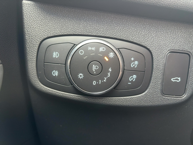 Fahrzeugabbildung Focus ABS ESP Bild 16 von 20
