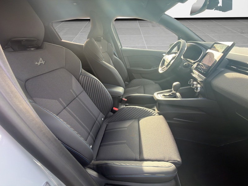 Fahrzeugabbildung Clio V Esprit Alpine Full Hybrid E-Tech 145 Bild 22 von 25