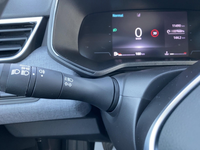 Fahrzeugabbildung Clio EVOLUTION TCe 90 Bild 16 von 21