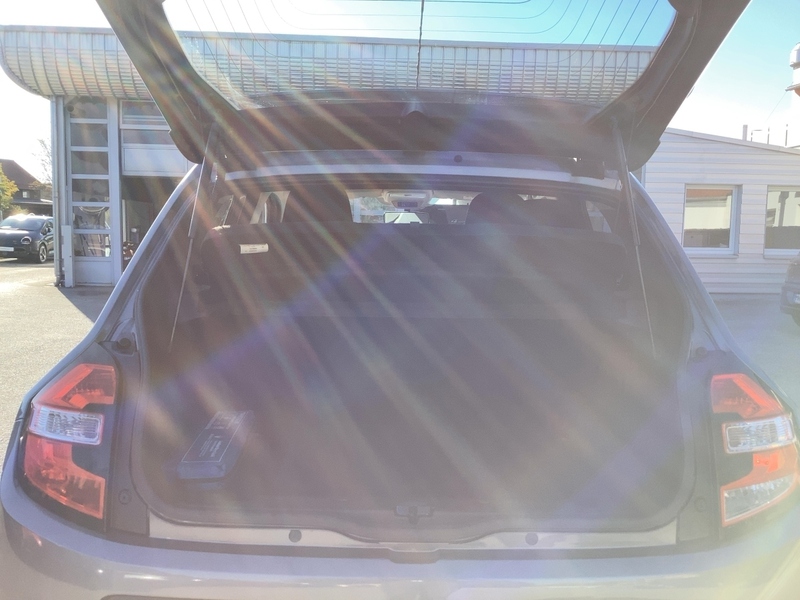 Fahrzeugabbildung Twingo Limited SCe 70 Bild 9 von 16