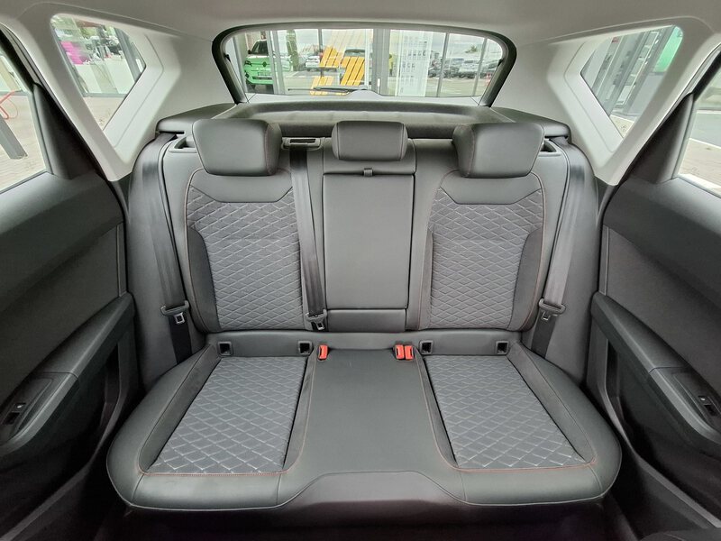 Fahrzeugabbildung Ateca FR 1.5 TSI ACT 110 kW (150 PS) 7-Gang DSG Bild 21 von 48
