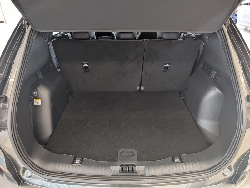 Fahrzeugabbildung Kuga 1.5 EcoBoost ST-Line X 4-Jahre FGS Bild 10 von 47